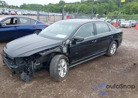 2017 Volkswagen Passat 1.8T S z USA, uszkodzony, nr VIN 1VWAT7A31HC068117